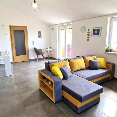 Apartment Goran Krk Town Eksteriør bilde