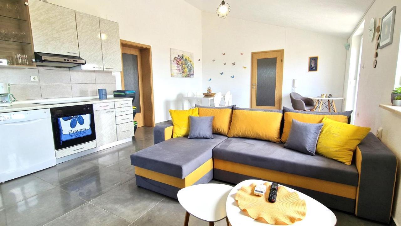 Apartment Goran Krk Town Eksteriør bilde