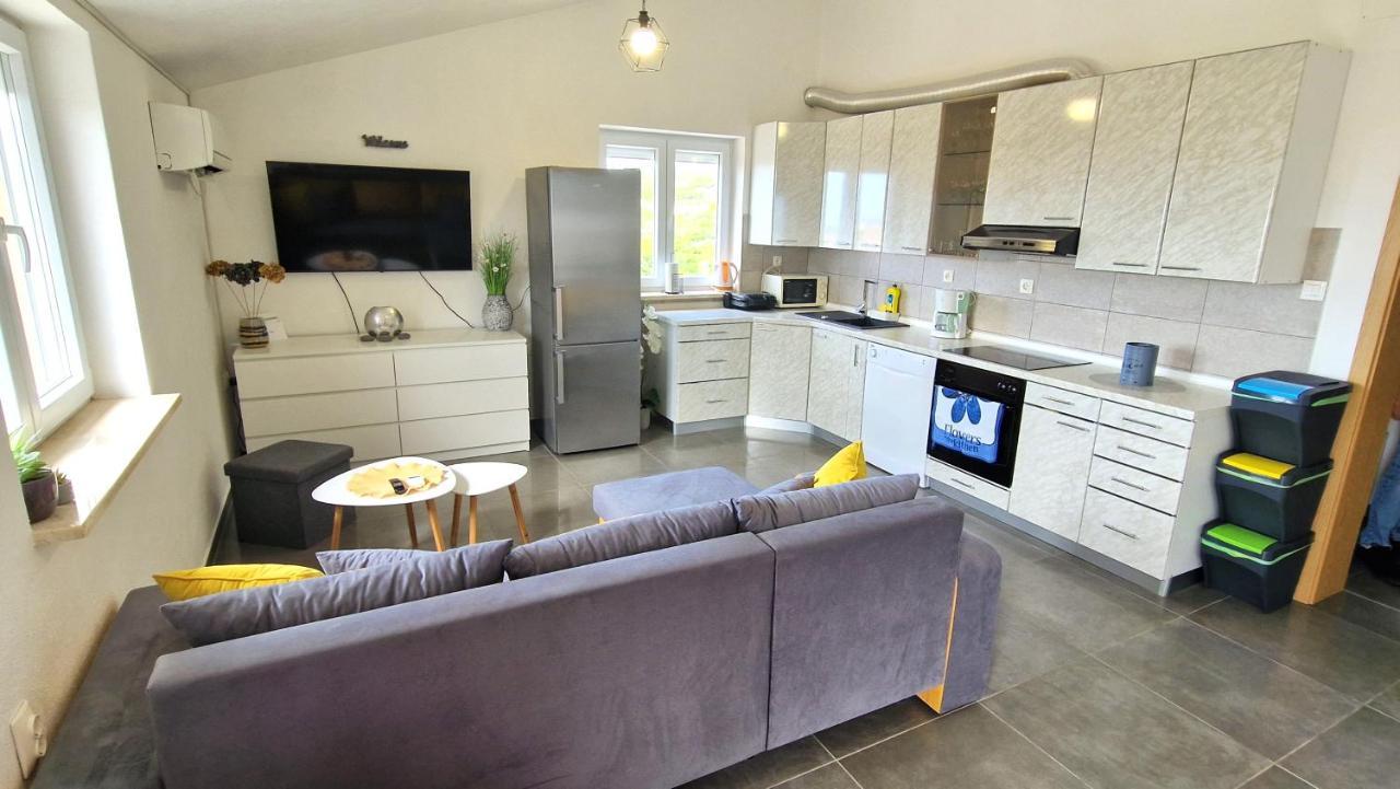 Apartment Goran Krk Town Eksteriør bilde